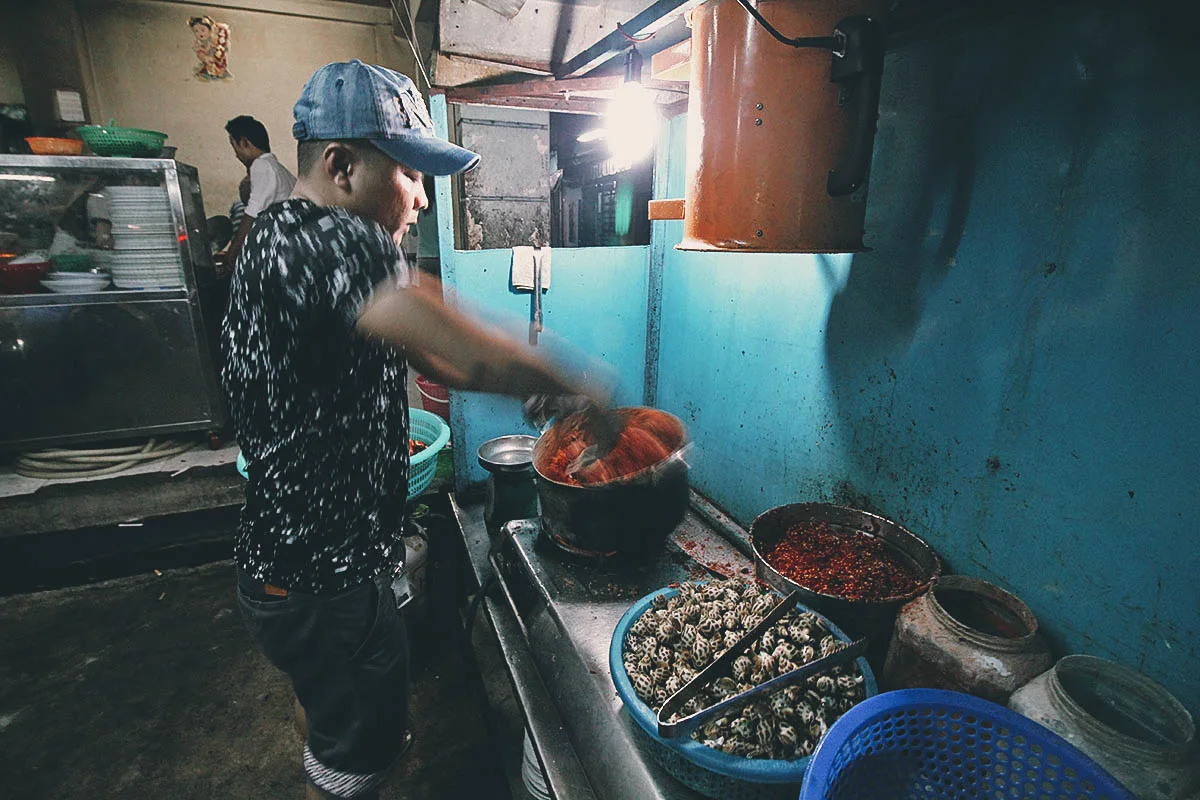 Vinh Khanh, District 4: Where to Have the Best Street Seafood in Saigon, Vietnam