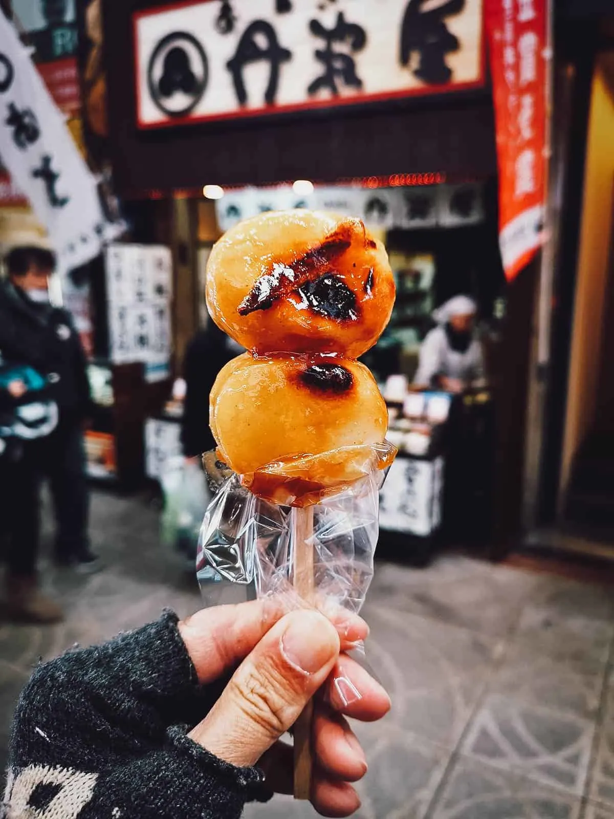 Trying Japanese Snacks 🍡