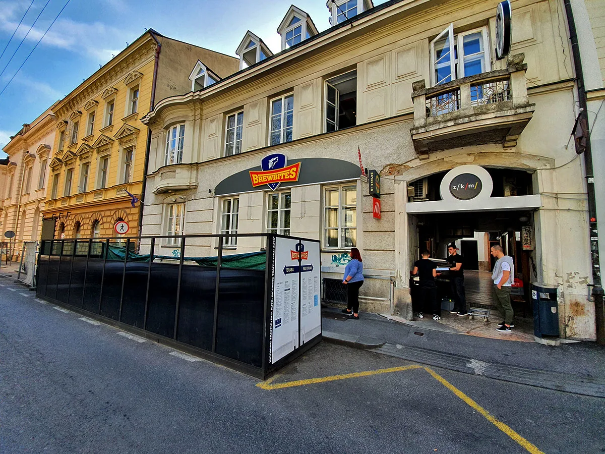 Zagreb bars, Bars