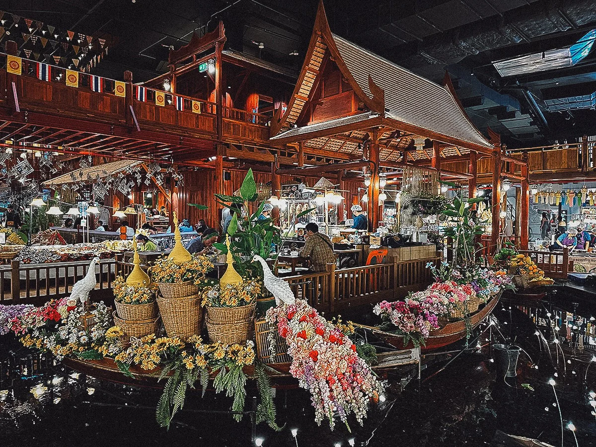 Indoor Floating Market Food Hall