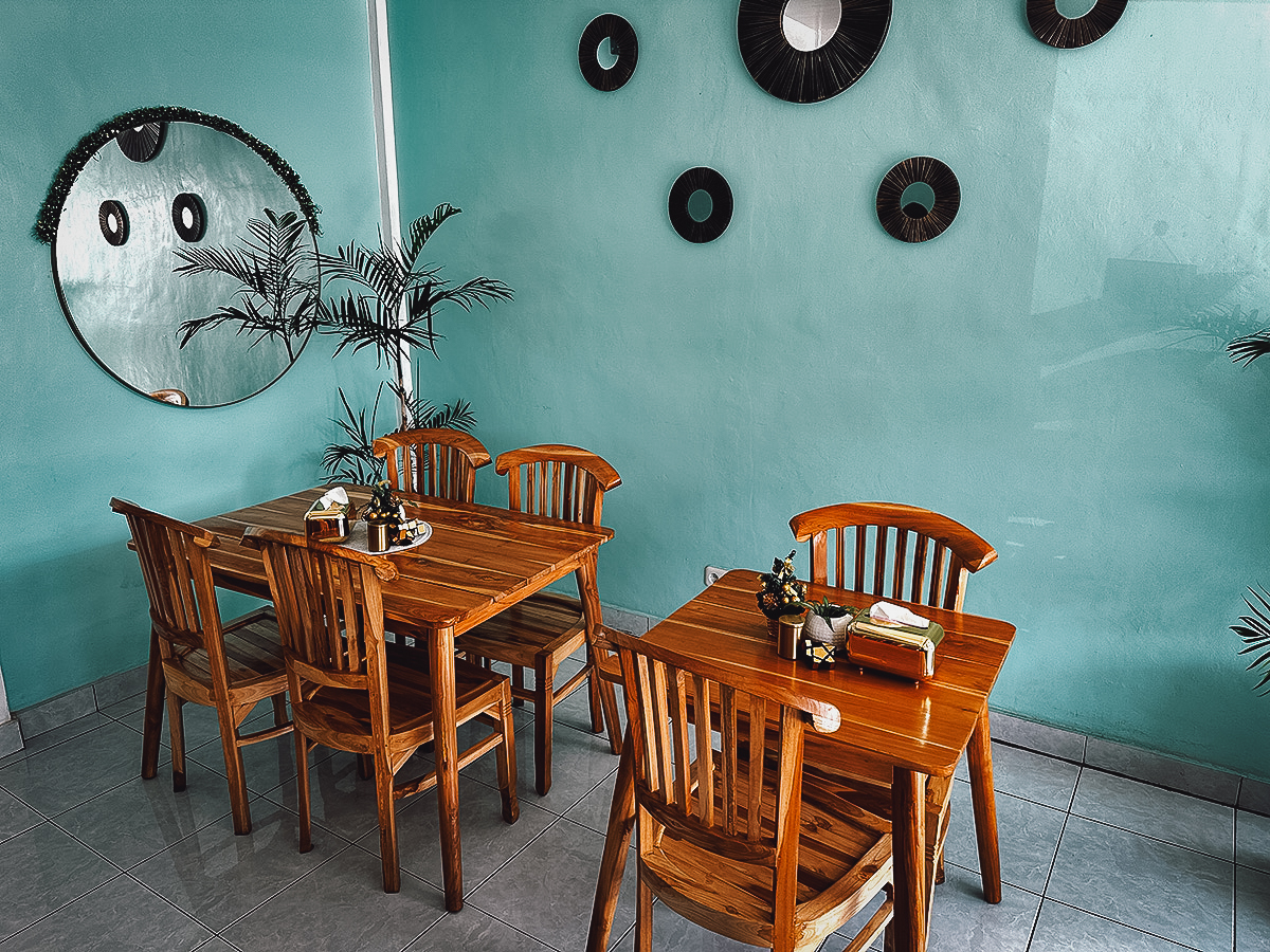 Yayapo restaurant interior