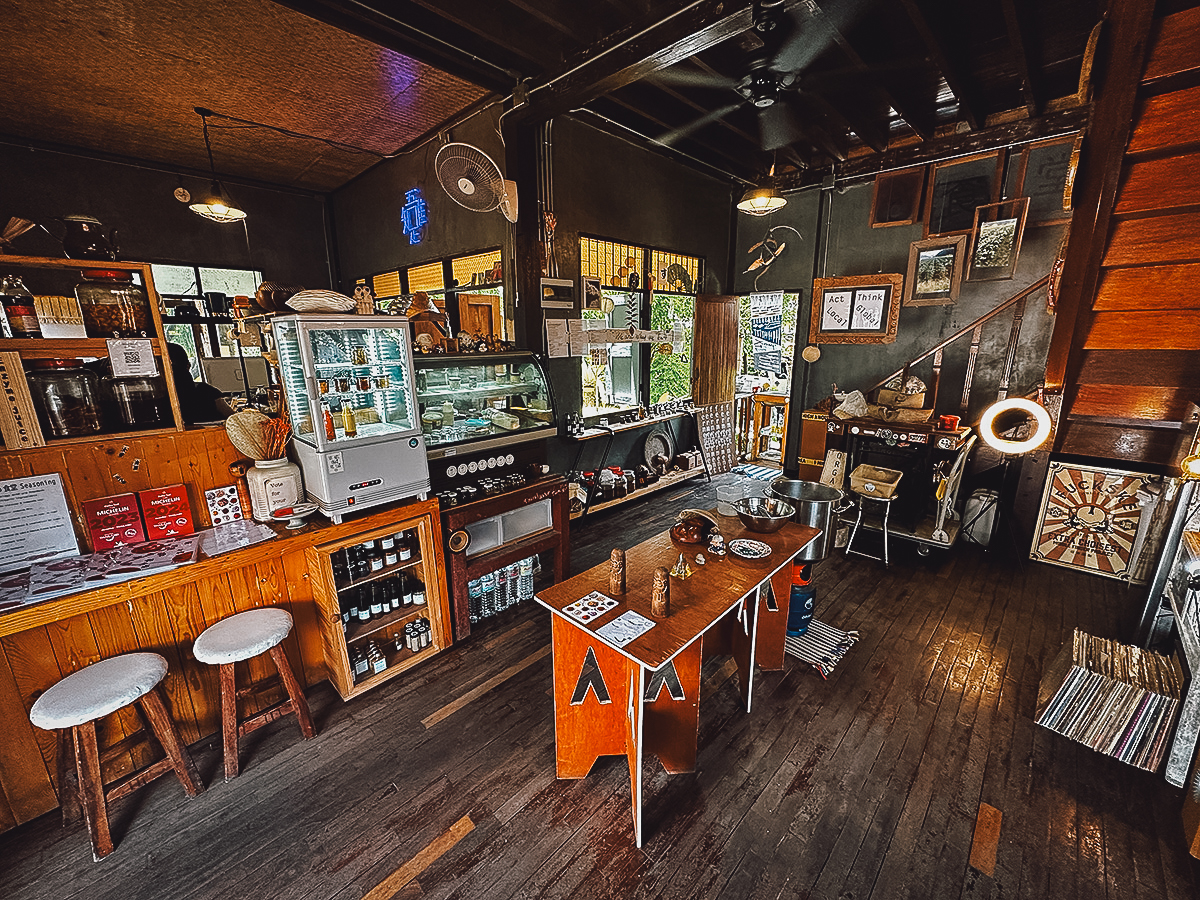 Aeeen restaurant interior