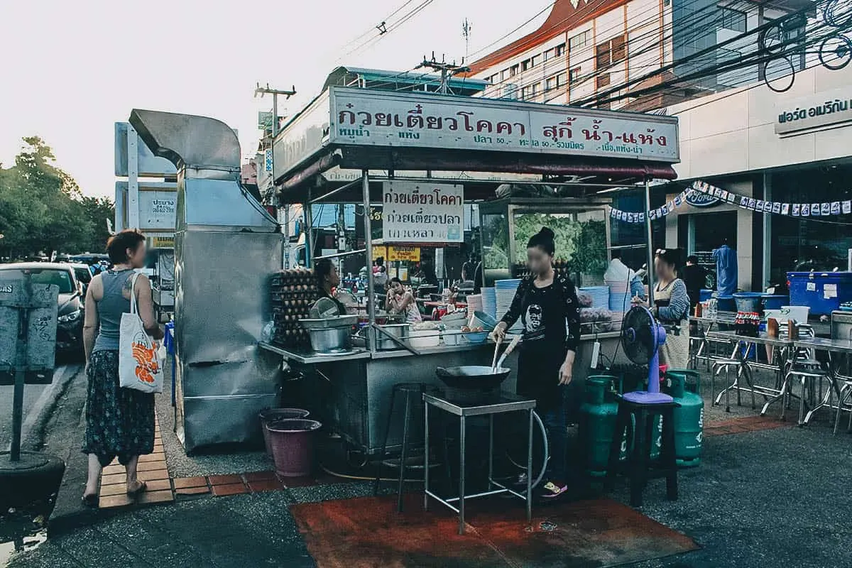 Food stalls at Chang Puak Gate Market