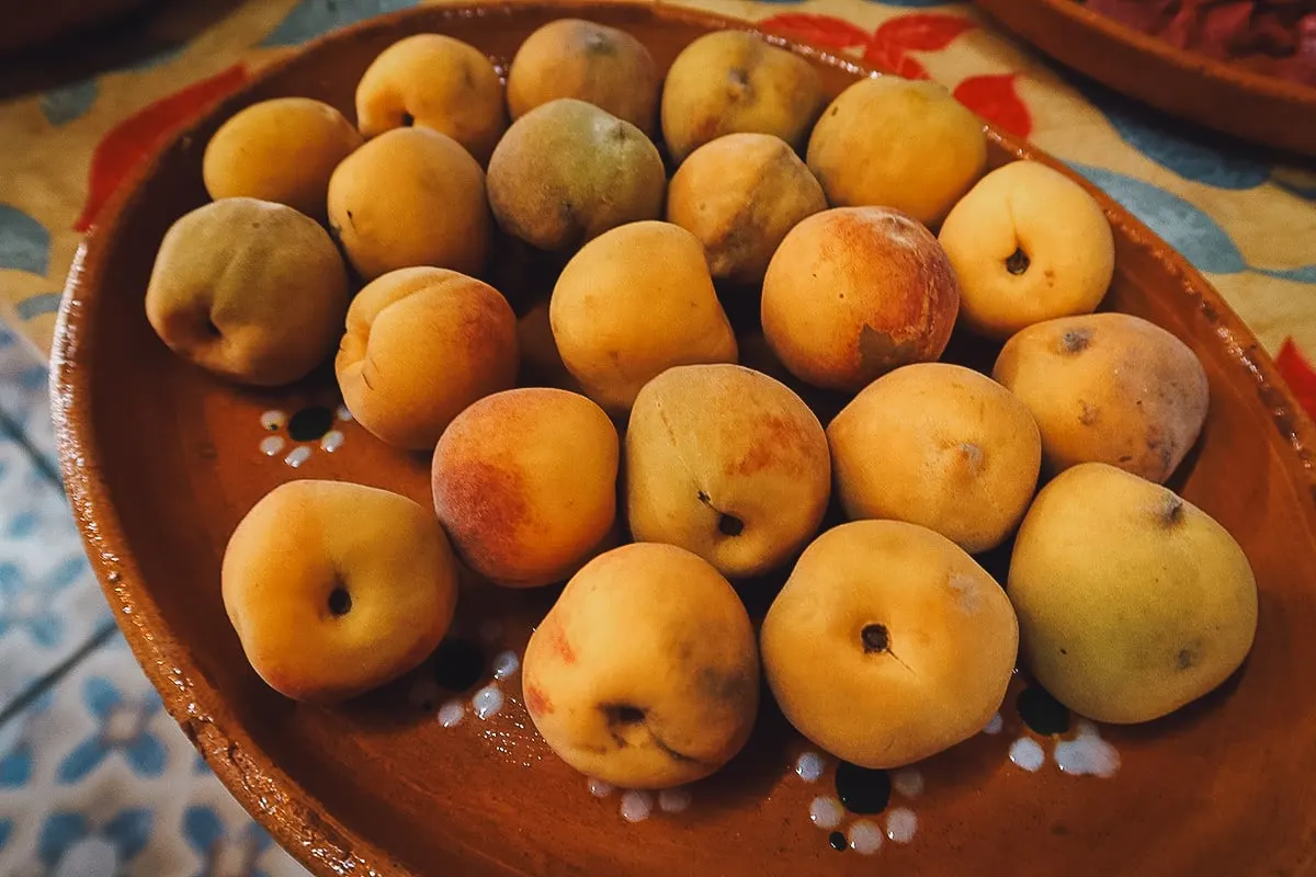 Plate of peaches