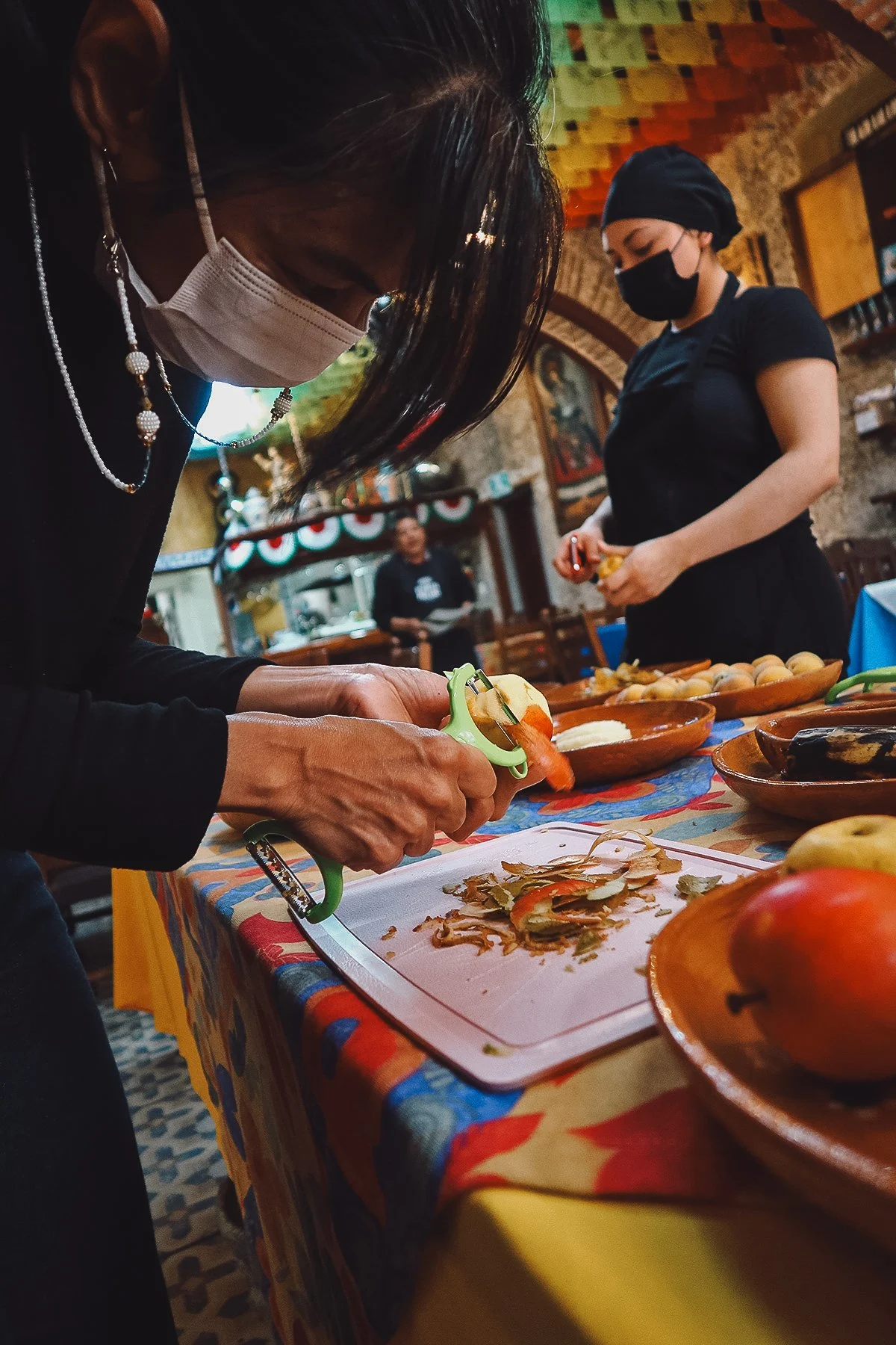 Peeling fruits