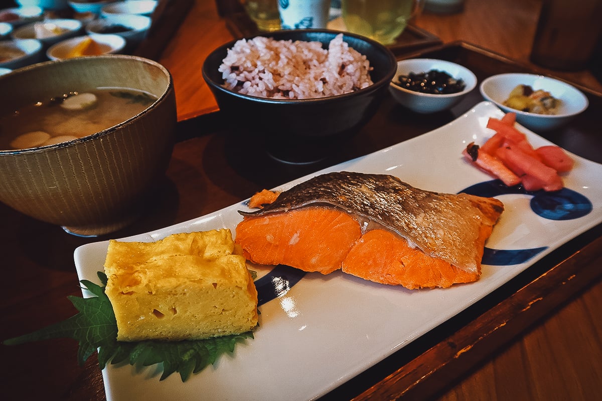 Salmon breakfast set at Tsumugi