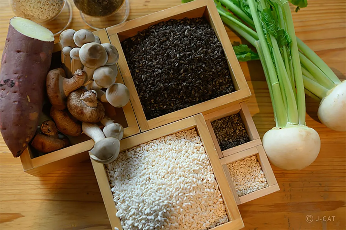 Ingredients to make koji